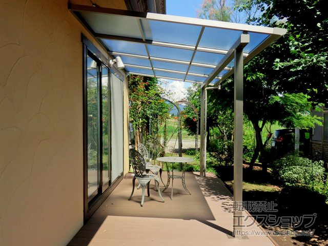 山梨県北杜市ののテラス屋根 ソラリア F型 テラスタイプ 単体 積雪〜20cm対応 施工例