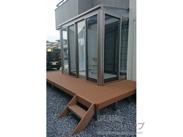 栃木県栃木市ののテラス囲い・サンルーム ソラリアテラス囲い F型 デッキ納まり ランマなし ハイタイプ 積雪〜20ｃｍ対応 ＊ガラス組込み仕様 施工例