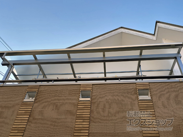 大阪府吹田市ののバルコニー・ベランダ屋根 ソラリア F型 屋根タイプ 単体 積雪〜20cm対応 施工例