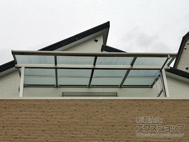 大阪府守口市ののバルコニー・ベランダ屋根 ソラリア F型 屋根タイプ 単体 積雪〜20cm対応 施工例