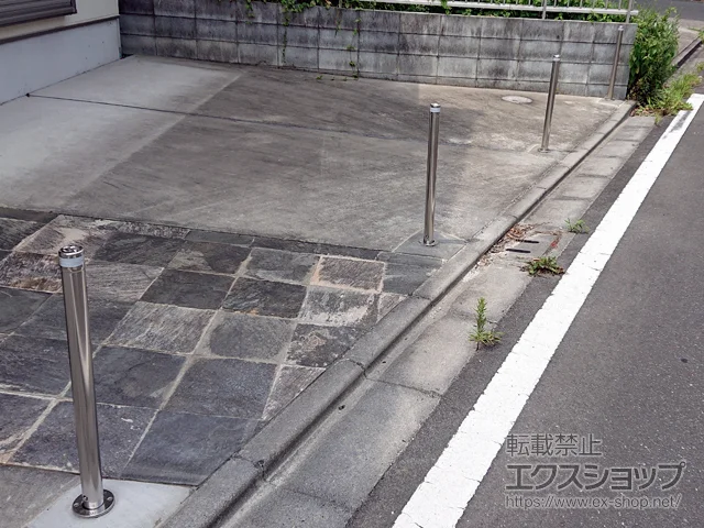 埼玉県八潮市のLIXIL(リクシル)のカーゲート スペースガード(車止め) S48型 埋込式 キー付き 施工例