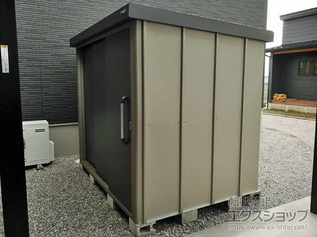 群馬県藤岡市のの物置・屋外倉庫 エスケーエイト SK8-100 一般型 2200×1600×1940 SK8-100-GK 施工例
