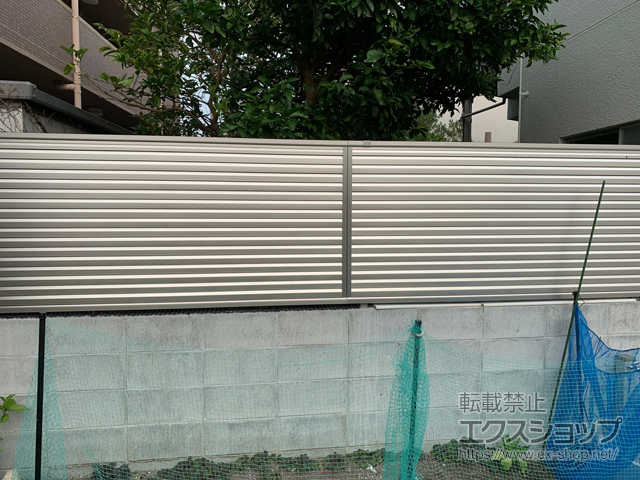 大分県国東市ののフェンス・柵 ミエーネフェンス 目隠しルーバータイプ・自由柱施工 施工例