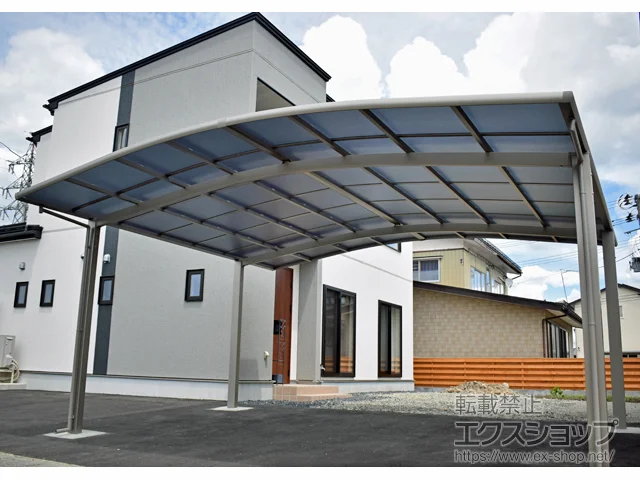 岩手県花巻市のLIXIL(リクシル)のカーポート ネスカR (ラウンドスタイル) ワイド 積雪〜20cm対応 施工例