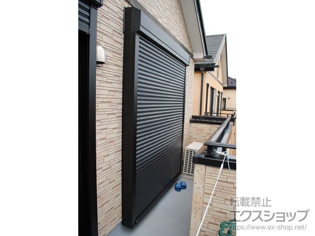 千葉県松戸市のLIXIL リクシル（トステム）の窓シャッター リフォームシャッター 手動式 標準タイプ 施工例