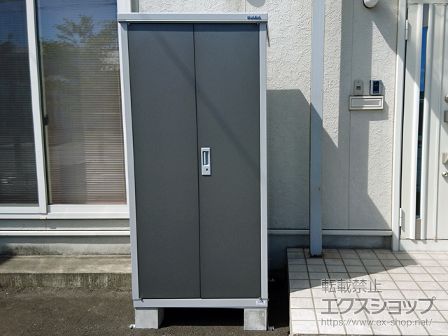 青森県弘前市のの物置・屋外倉庫 アイビーストッカー 900×905×1903（BJX-099E） BJX-099E-PG 施工例