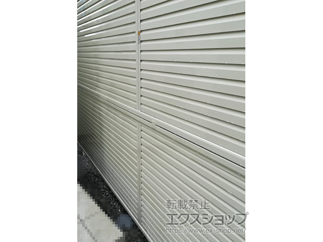 埼玉県さいたま市ののフェンス・柵 ミエーネフェンス 目隠しルーバータイプ 2段支柱 自立建て用(パネル2段) 施工例