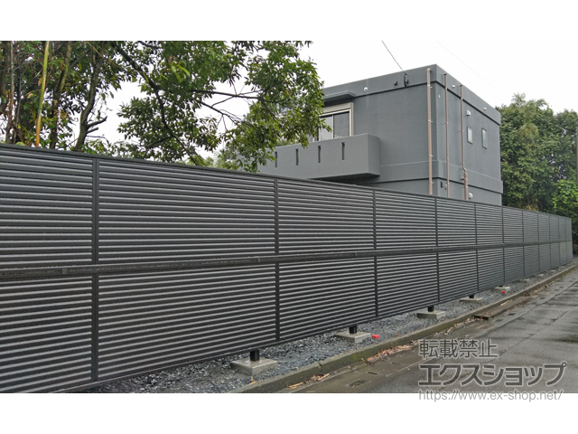 鹿児島県曽於郡大崎町ののフェンス・柵 ミエーネフェンス 目隠しルーバータイプ 2段支柱 自立建て用 施工例