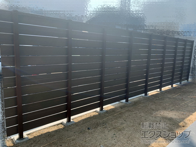 山口県下関市ののフェンス・柵 プラドフェンス ジョイント有り仕様 高尺タイプ 隙間10mm(板12段) 施工例
