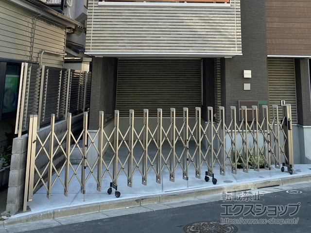 東京都世田谷区ののカーゲート トリップゲートII 2型 スタンダード ノンレール 片開き 50S 施工例