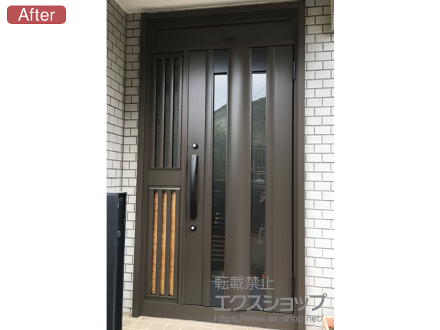 埼玉県志木市のの玄関ドア リシェント玄関ドア3 アルミ仕様 手動 片袖飾り仕様中桟ポスト無し(ランマ付)R C14N型 施工例
