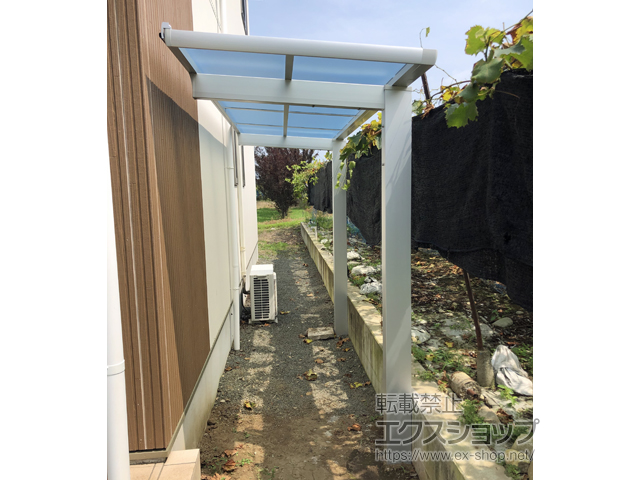 山梨県笛吹市ののテラス屋根 レボリューD テラスタイプ 単体 積雪〜20cm対応 施工例