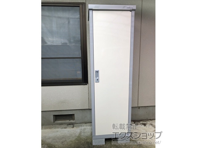 福島県福島市のの物置・屋外倉庫 アイビーストッカー 600×515×1903 BJX-065E-FW 施工例