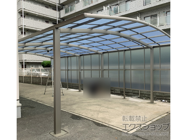 埼玉県朝霞市ののカーポート フーゴR (ラウンドスタイル) ワイド 縦連棟 積雪〜20cm対応 施工例