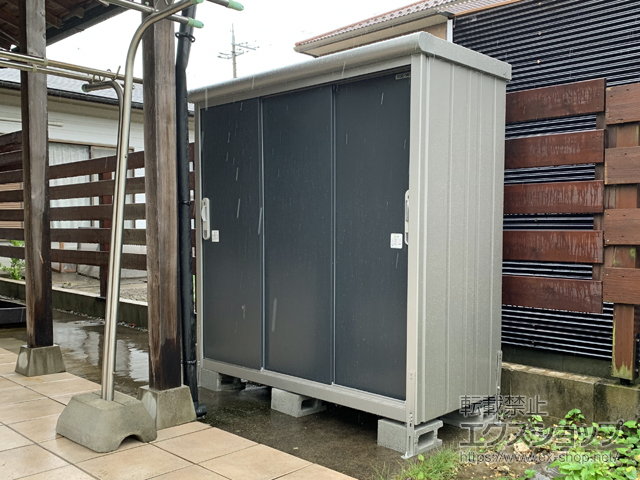 滋賀県蒲生郡日野町のの物置・屋外倉庫 エスモ 一般型 1497×650×1501（ESE-1506E） ESE-1506E-SM 施工例