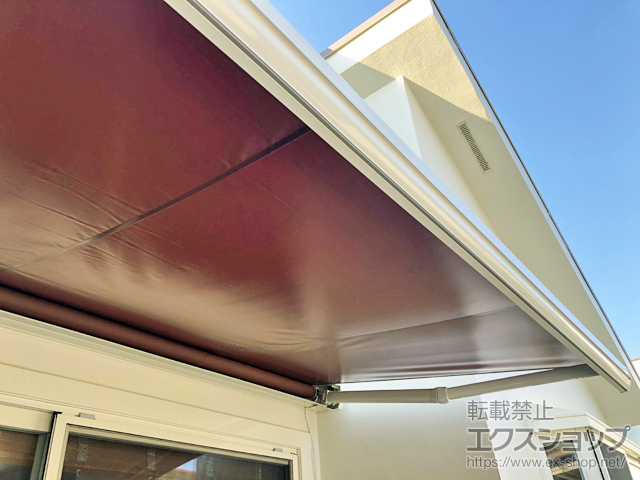 神奈川県藤沢市のLIXIL リクシル（トステム）のオーニング・日よけ 彩風 あやかぜ C型 電動式（リモコン） 施工例