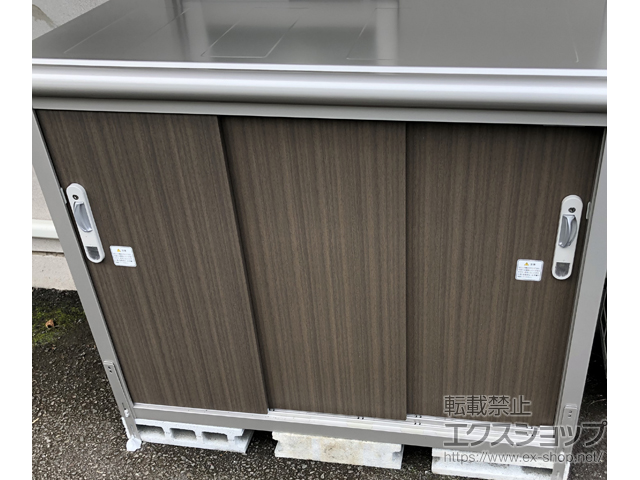 宮崎県日向市のの物置・屋外倉庫 エスモ 一般型 1350×650×1101（ESE-1306Y） ESE-1306Y-DW 施工例