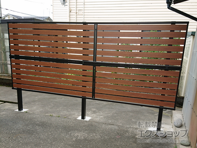 新潟県長岡市ののフェンス・柵 モクアルフェンス 横板タイプ 2段支柱 自立建て用 施工例