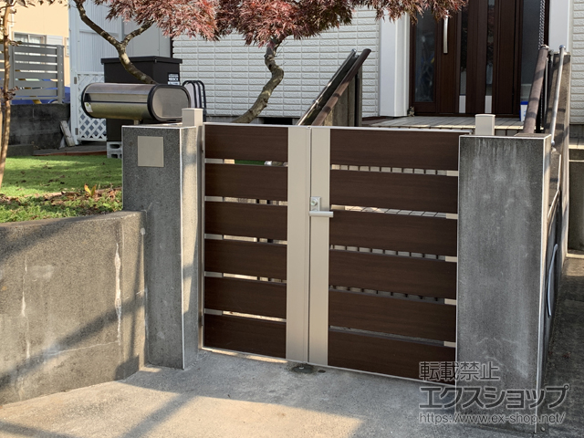 静岡県裾野市のの門扉 ルシアス門扉BW01型 横スリット 両開き親子 複合カラー 門柱使用 施工例