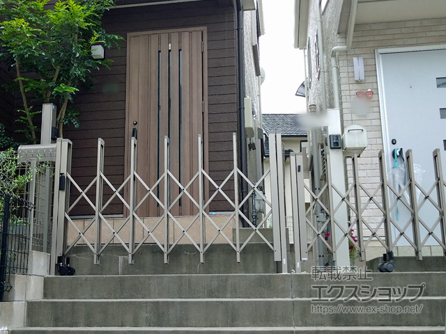 福岡県福岡市ののカーゲート トリップゲートII 1型 シンプル ノンレール 片開き　20Ｓ 施工例