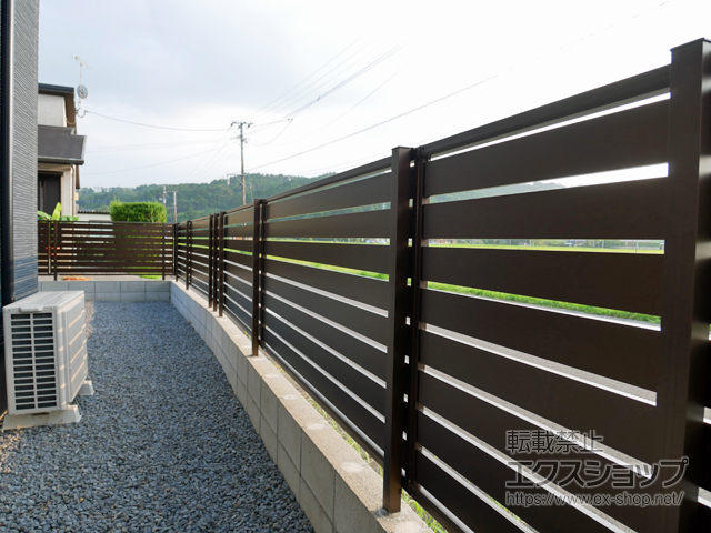 宮崎県児湯郡木城町ののフェンス・柵 シンプレオフェンスSY1型 横スリット　自由柱施工 施工例
