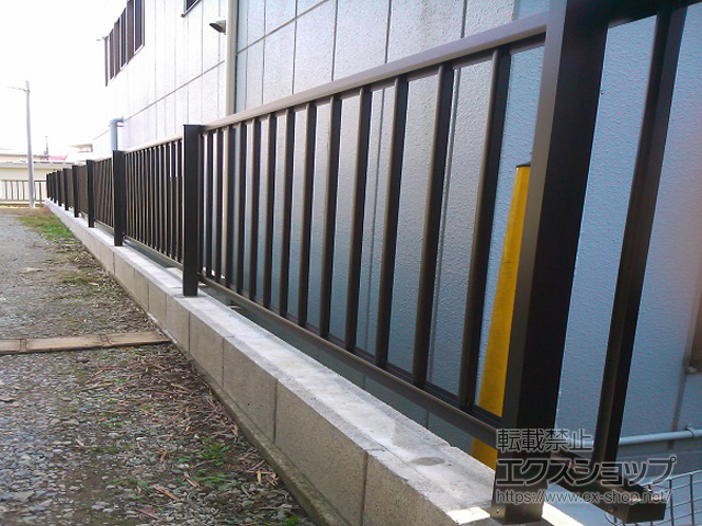 神奈川県伊勢原市ののフェンス・柵 ミエッタフェンス 防犯たて格子タイプ　自由柱施工 施工例