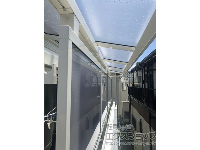 東京都江戸川区ののバルコニー・ベランダ屋根 ソラリア F型 屋根タイプ 単体 積雪〜20cm対応 施工例