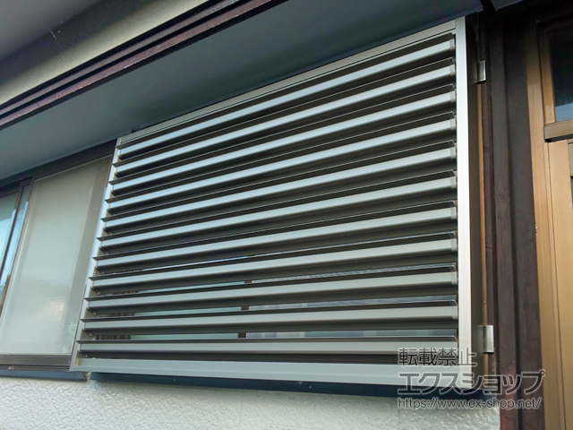 新潟県新潟市のLIXIL リクシル（トステム）の面格子・窓格子 目隠し可動ルーバー 引違い窓用 施工例