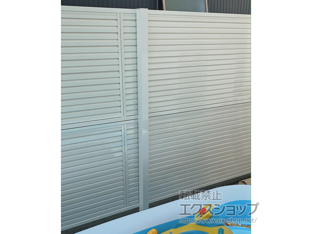 神奈川県平塚市ののフェンス・柵 ミエーネフェンス 目隠しルーバータイプ 2段支柱 自立建て用(パネル2段) 施工例