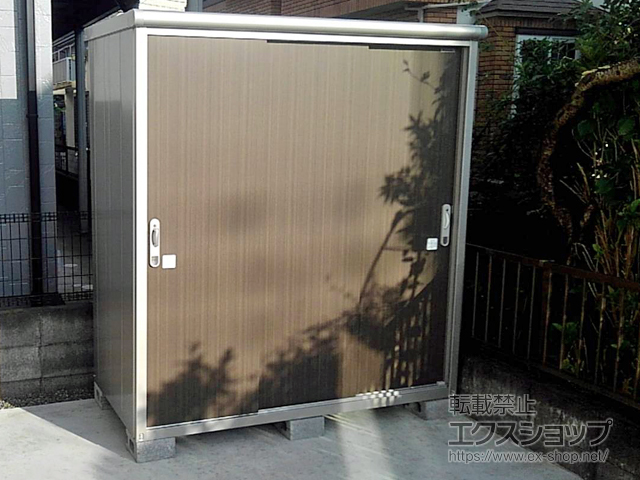 茨城県守谷市のの物置・屋外倉庫 エスモ 一般型 1797×900×1959 ESE-1809A-DW 施工例