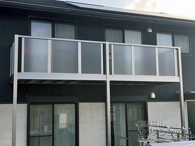 千葉県木更津市のLIXIL リクシル（トステム）のバルコニー ビューステージHスタイル パネルマット 連棟 柱建て式 施工例