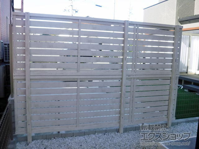 愛知県豊川市ののフェンス・柵 フェンスAA YS3型 横スリット 板張り 木調カラー アルミ多段柱 施工例