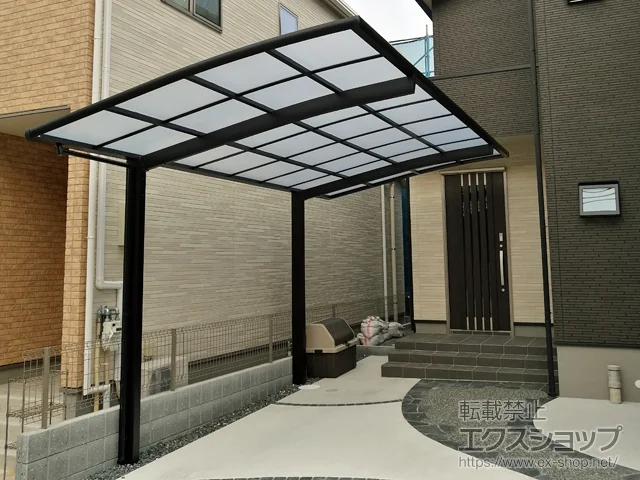 大阪府枚方市のLIXIL(リクシル)のカーポート ネスカR (ラウンドスタイル) 積雪～20cm対応 施工例