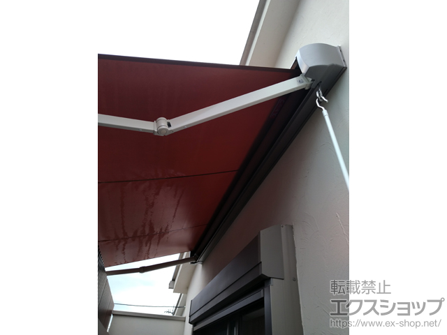 神奈川県茅ヶ崎市のLIXIL リクシル（トステム）のオーニング・日よけ 彩風 あやかぜ S型 手動式 施工例