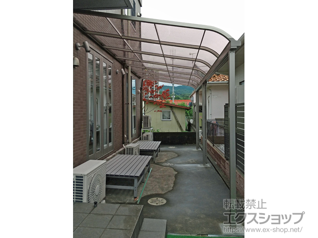 鹿児島県出水市ののテラス屋根 スピーネ R型 テラスタイプ 連棟 積雪〜20cm対応 施工例