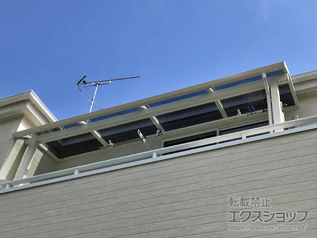 東京都東大和市ののバルコニー・ベランダ屋根 ソラリア R型 屋根タイプ 単体 積雪〜20cm対応 施工例
