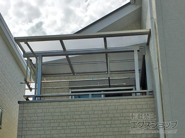 大阪府羽曳野市ののバルコニー・ベランダ屋根 ソラリア F型 屋根タイプ 単体 積雪〜20cm対応 施工例