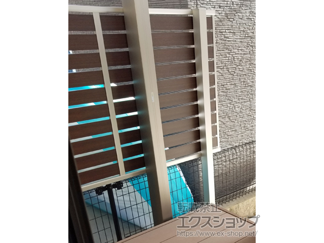 大阪府堺市ののフェンス・柵 ルシアスフェンスF04型 横板 木目カラー 上段のみ設置 2段支柱施工 施工例