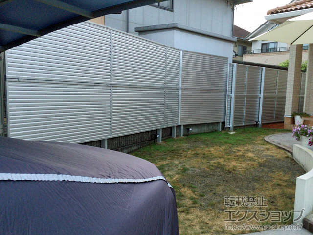 愛媛県松山市ののフェンス・柵 ミエーネフェンス 目隠しルーバータイプ 2段支柱 自立建て用 施工例