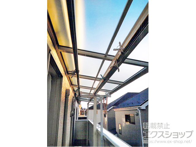 千葉県野田市ののバルコニー・ベランダ屋根 ソラリア F型 屋根タイプ 連棟 積雪〜20cm対応 施工例