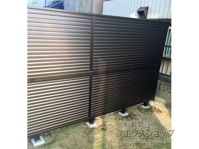 千葉県船橋市ののフェンス・柵 ミエーネフェンス 目隠しルーバータイプ 2段支柱 自立建て用 施工例