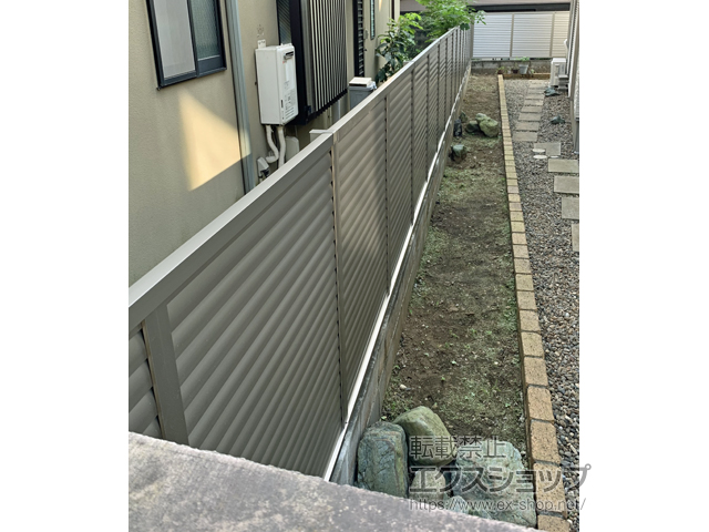 東京都大田区ののフェンス・柵 フェンスAB YL3型 横ルーバー3 フリーポールタイプ 施工例
