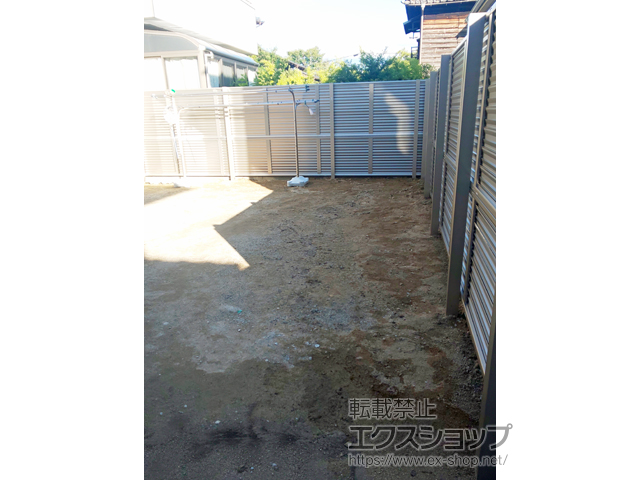 福岡県遠賀郡遠賀町ののフェンス・柵 ミエーネフェンス 目隠しルーバータイプ 2段支柱施工 施工例