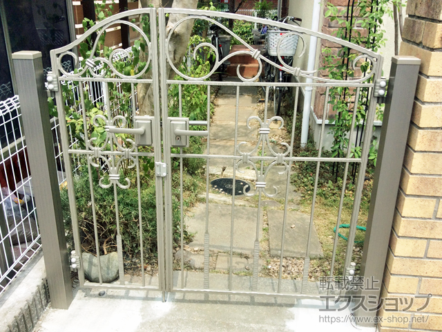 東京都狛江市のの門扉 コラゾン2型 両開き親子　柱使用 施工例