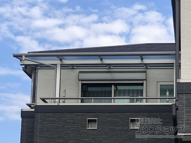 大阪府守口市ののバルコニー・ベランダ屋根 ソラリア F型 屋根タイプ 単体 積雪〜20cm対応 施工例