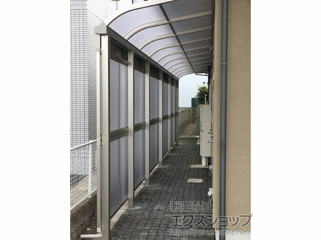 島根県出雲市ののテラス屋根 ソラリア R型 テラスタイプ 三連棟 積雪〜20cm対応 施工例