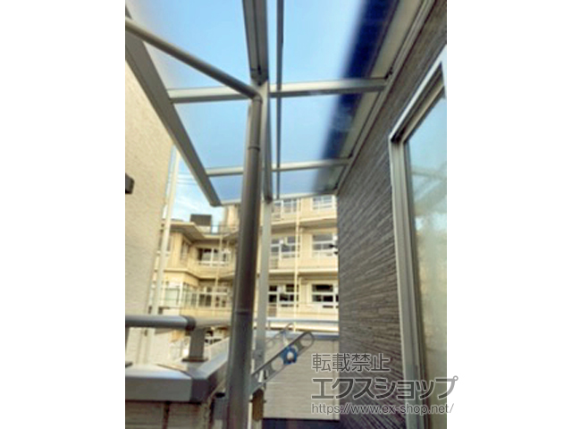 東京都調布市ののバルコニー・ベランダ屋根 ソラリア F型 屋根タイプ 単体 積雪〜20cm対応 施工例