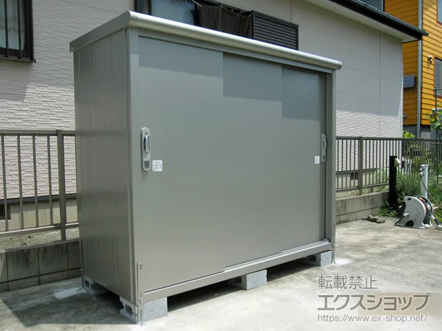 神奈川県平塚市のヨドコウの物置・収納・屋外倉庫 エスモ 一般型 1797×750×1501（ESE-1807E） ESE-1807E-SS 施工例