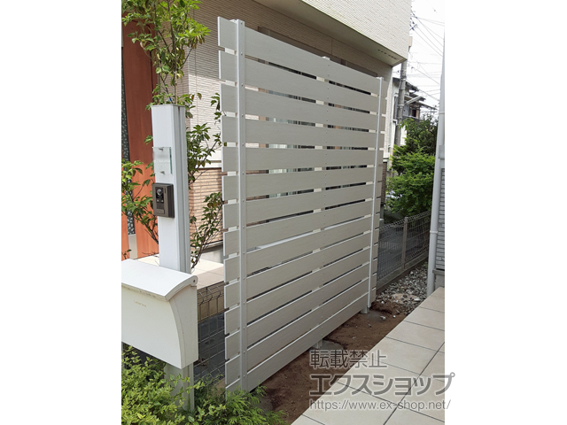 東京都昭島市ののフェンス・柵 マイティウッド プレミアム 14段貼 隙間20mm 施工例