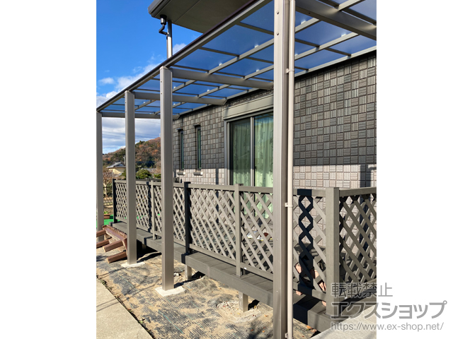 茨城県常陸太田市ののテラス屋根 フーゴF 独立テラスタイプ 連棟 木調色 積雪〜20cm対応+テラス対応躯体すき間ふさぎ材 施工例